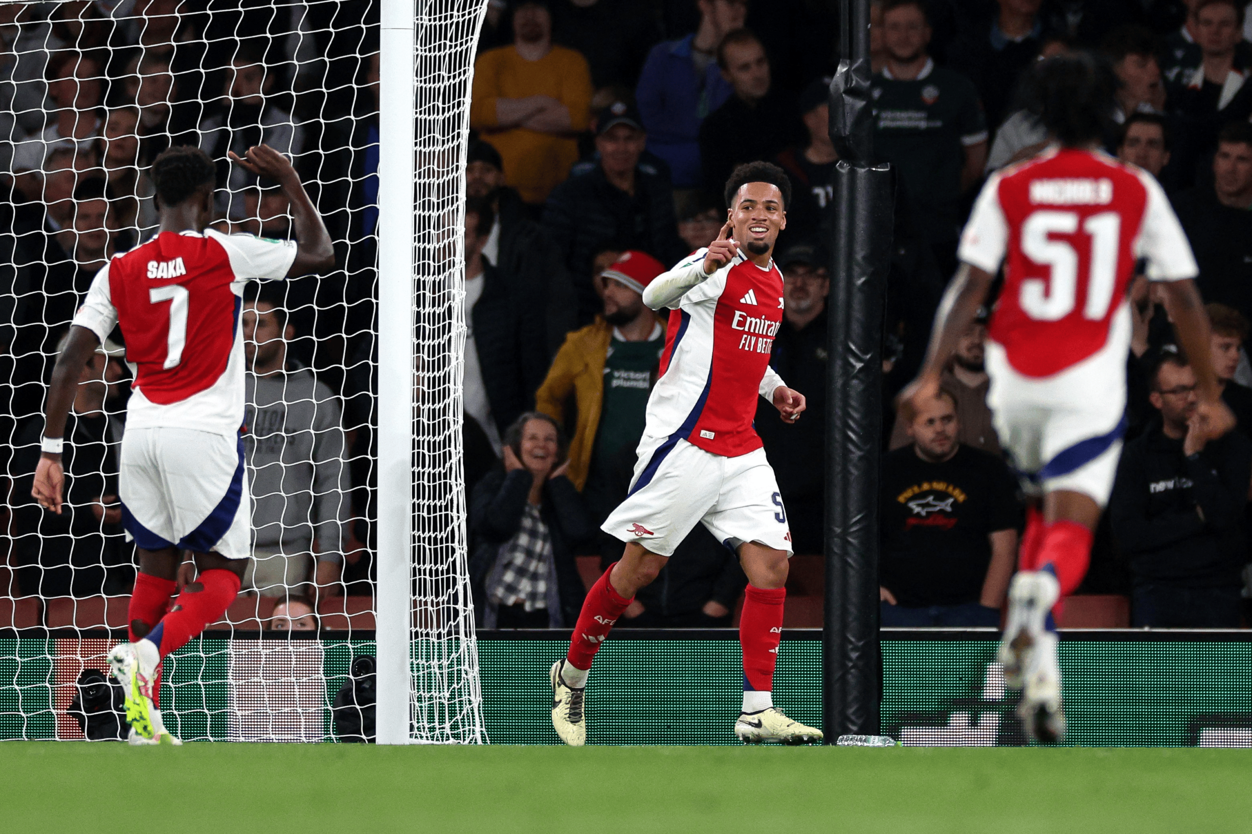 Envanery Double The Gunners brutally defeated Bolton 5-1