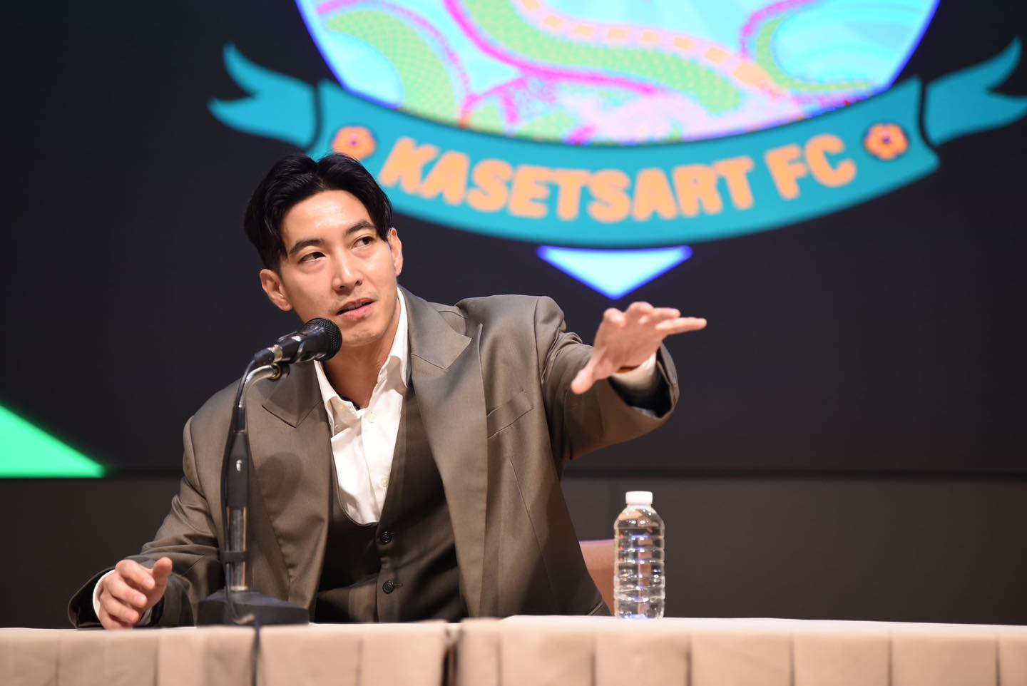 OFFICIAL : โตโน่ ขึ้นรักษาการประธาน สโมสรเกษตรศาสตร์ เอฟซี